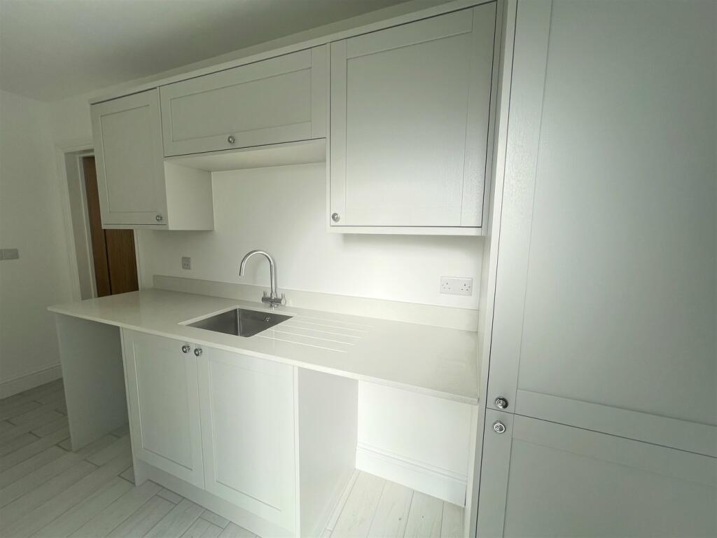 Additional property image - Woodland Walk, Thorpe Road, Kirby Cross, Frinton-On-Sea, CO13