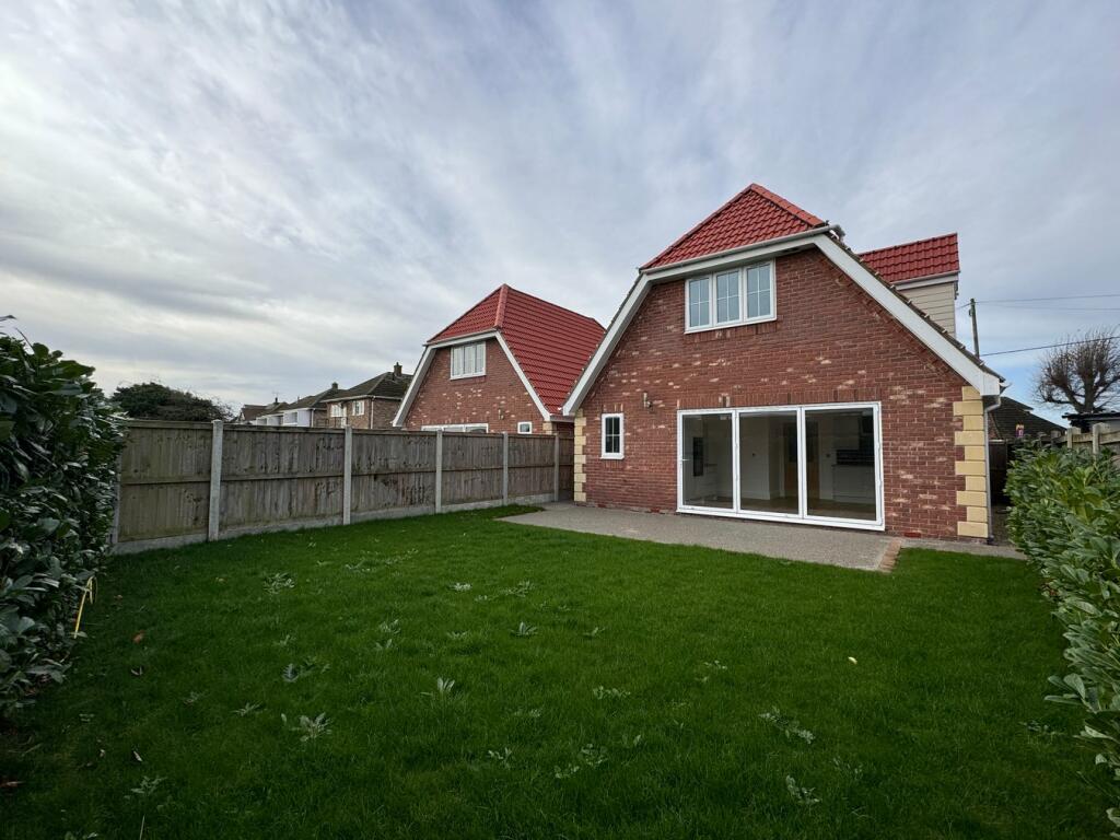 Additional property image - Main Road, GREAT HOLLAND, CO13