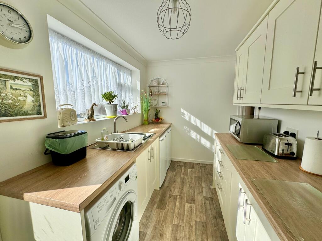 Additional property image - Columbine Gardens, Walton on the Naze, CO14