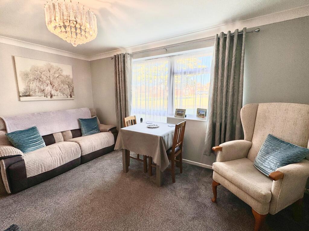 Additional property image - Columbine Gardens, Walton on the Naze, CO14