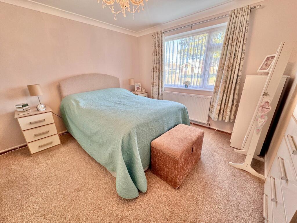 Additional property image - Columbine Gardens, Walton on the Naze, CO14