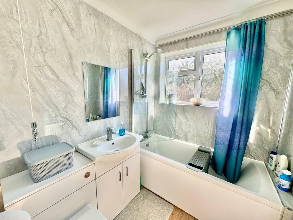 Additional property image - Columbine Gardens, Walton on the Naze, CO14