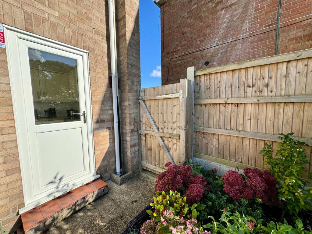 Additional property image - Columbine Gardens, Walton on the Naze, CO14