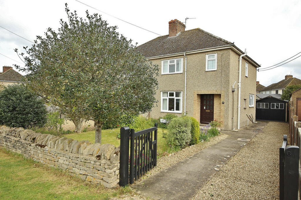3 bedroom semidetached house for sale in Old Witney Road, Eynsham, OX29