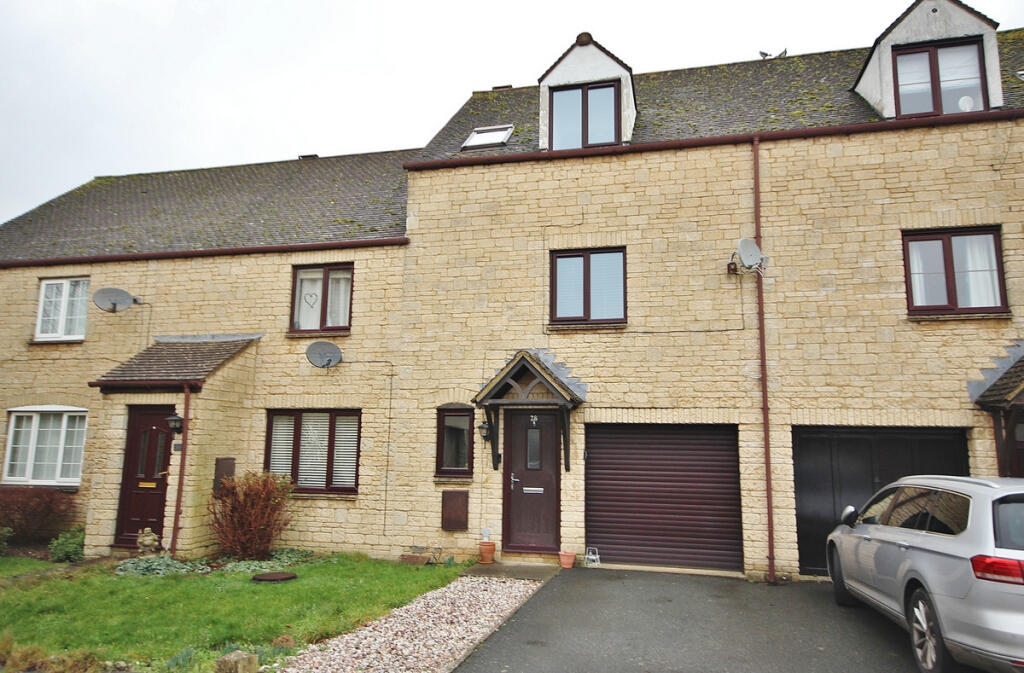 Main image of property: Broadway Close, Witney, OX28