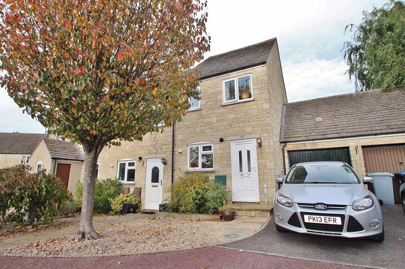 2 bedroom end of terrace house for sale in STOW AVENUE, Deer Park