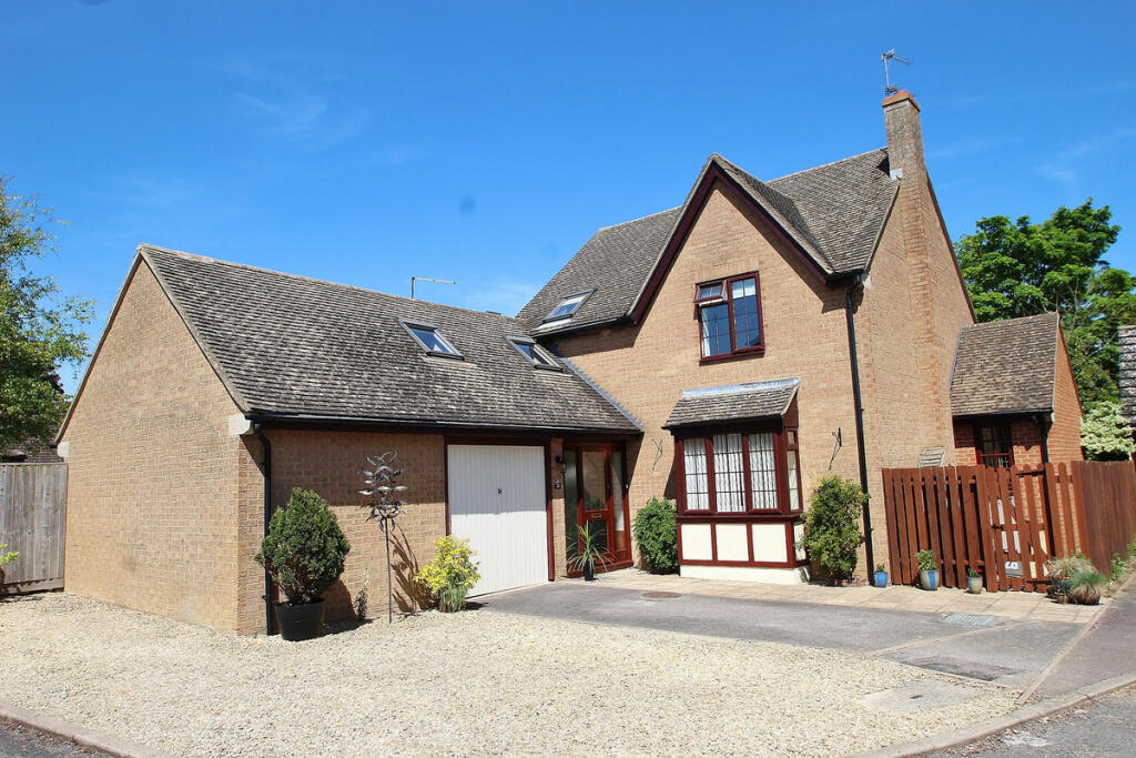 4 bedroom detached house for sale in Bury Mead, Stanton Harcourt, OX29