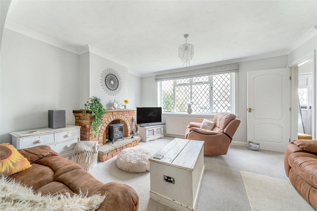 3 bedroom semidetached house for sale in Woking, Surrey, GU22