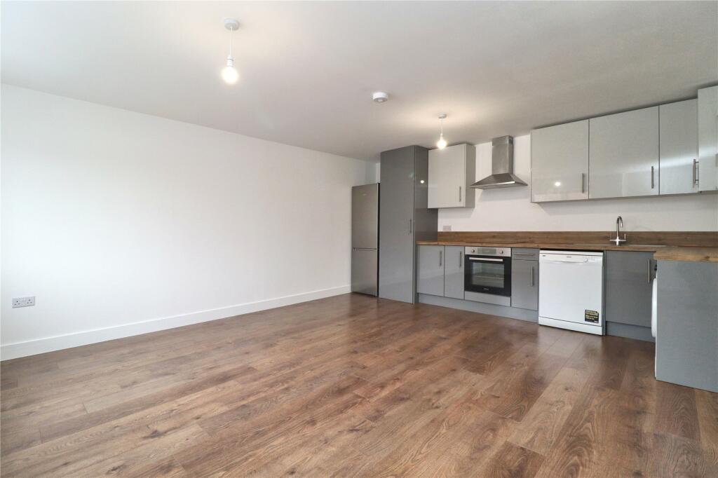 1 bedroom flat for sale in Monument Road, Woking, Surrey, GU21