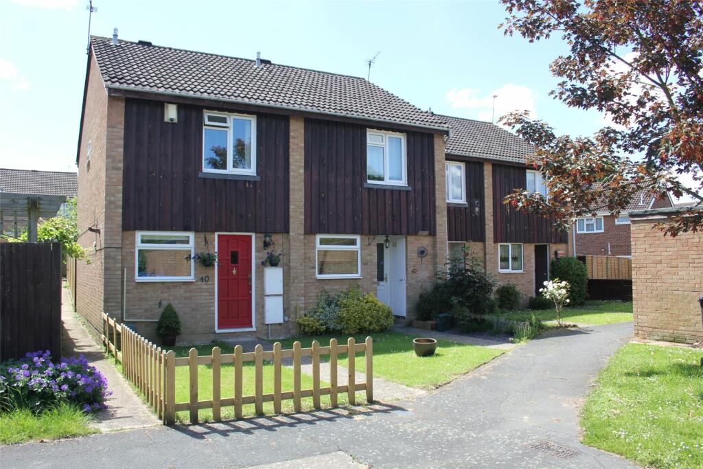 2 bedroom end of terrace house for sale in Eastmead, Goldsworth Park