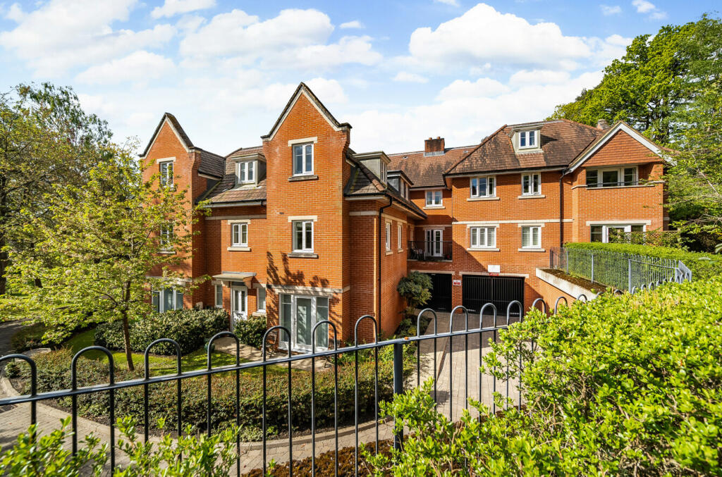 2 bedroom for sale in Maybury Place, 58 Sandy Lane, Woking