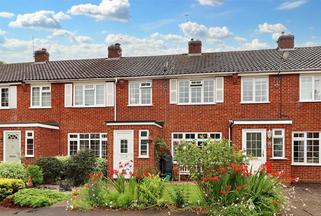 3 bedroom terraced house for sale in Triggs Close, Woking, Surrey, GU22