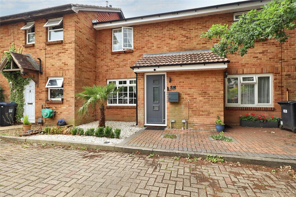 3 bedroom terraced house for sale in Wych Hill Park, Woking, Surrey, GU22