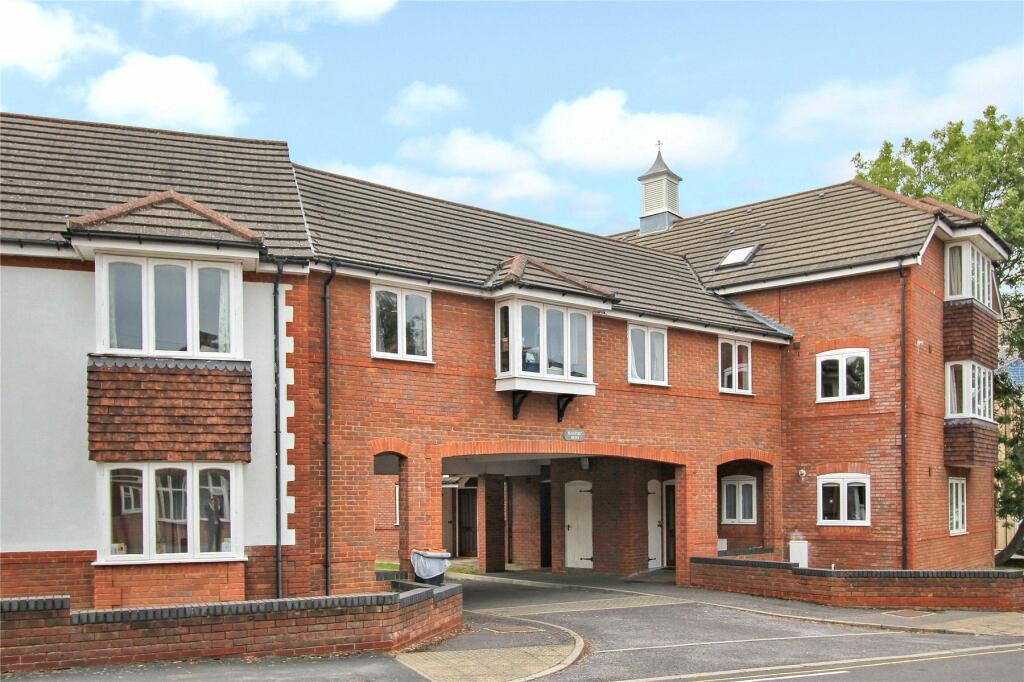 1 bedroom flat for sale in Kingsway, Woking, GU21