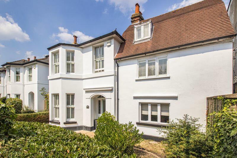 4 bedroom detached house for sale in Halfway Street, Sidcup, DA15