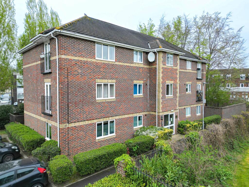 Main image of property: Abbotsmead, Caversham