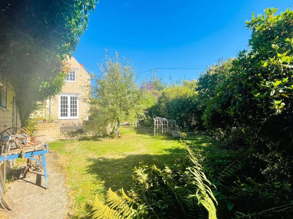 3 bedroom semidetached house for sale in Church Hill, Dunston, Lincoln