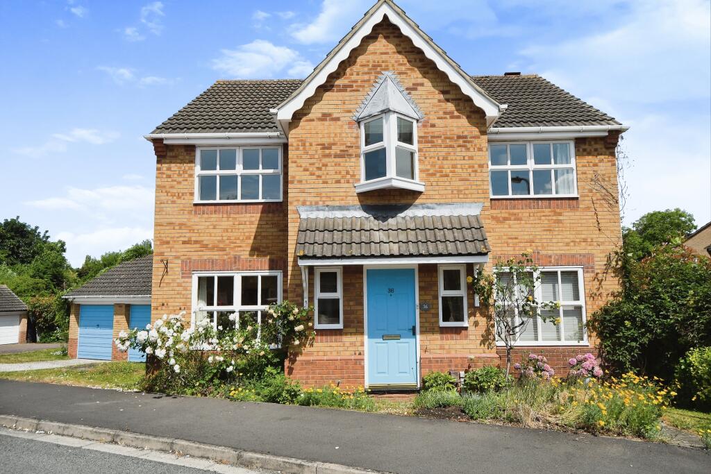 4 bedroom detached house for sale in Kenyon Close, Heighington, Lincoln