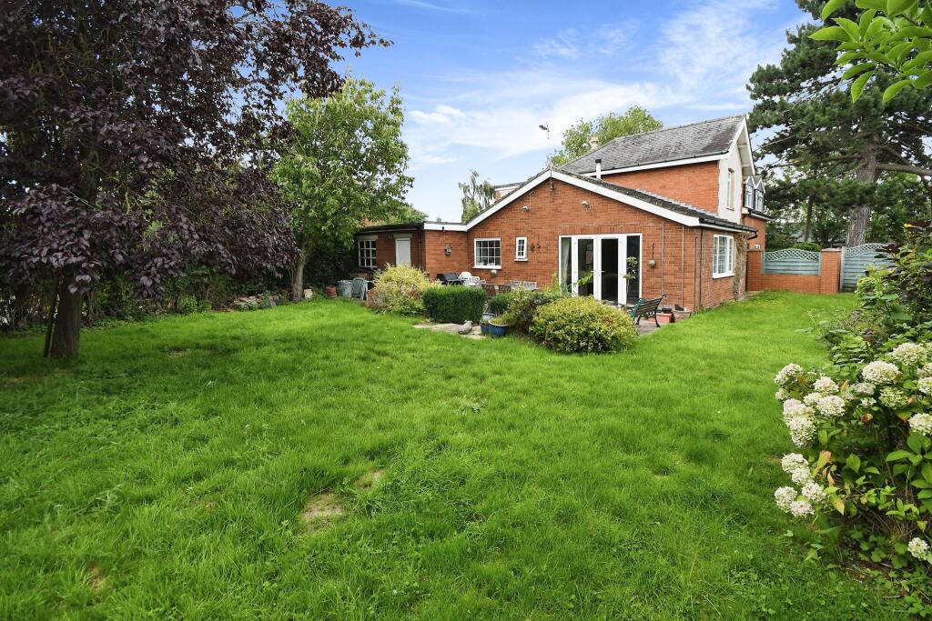 4 bedroom detached house for sale in Station Road, Waddington, Lincoln