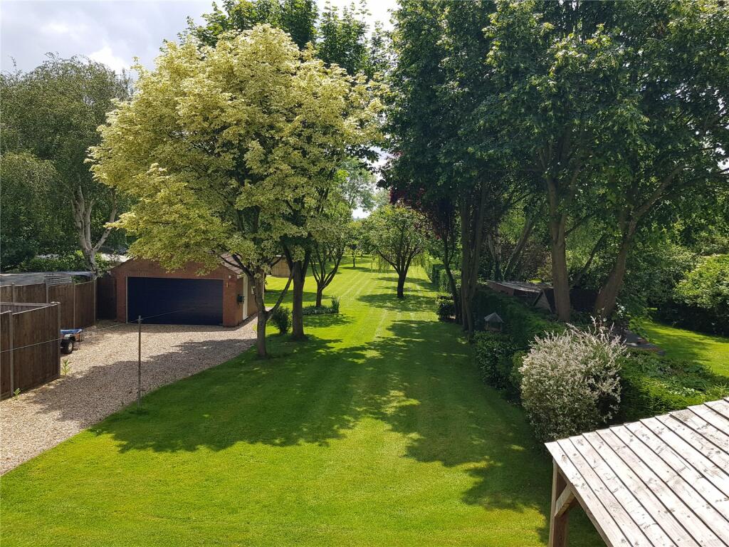 4 bedroom detached house for sale in Lowthorpe, Southrey, Lincoln