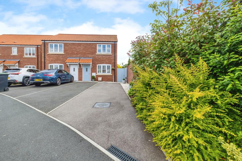 2 bedroom semidetached house for sale in Rushfield Way, Branston
