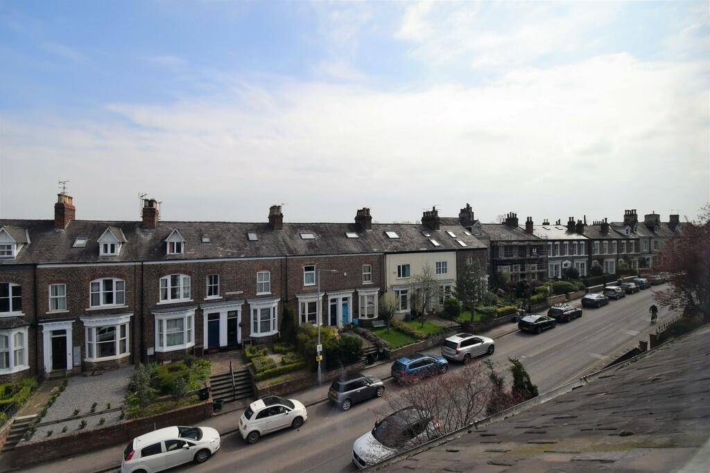 7 bedroom terraced house for sale in Road, York, YO23