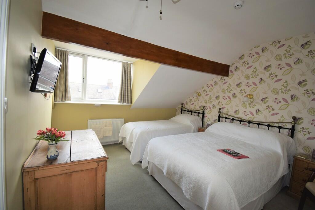 7 bedroom terraced house for sale in Road, York, YO23