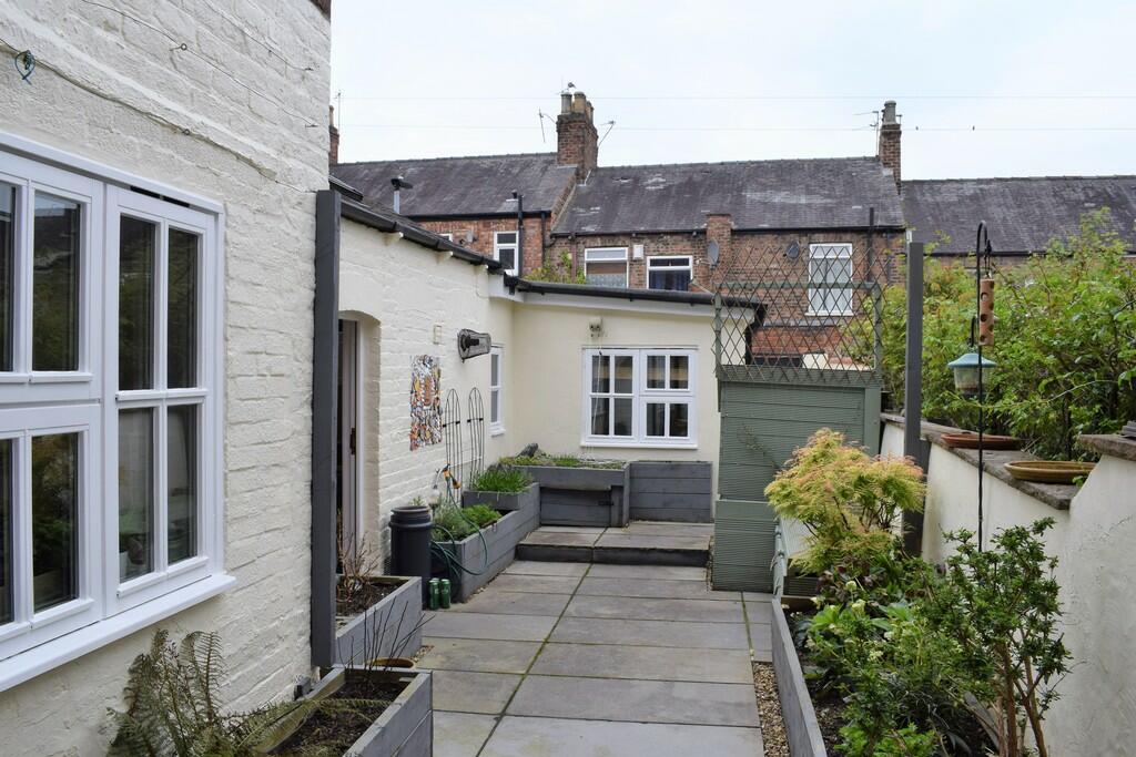 7 bedroom terraced house for sale in Road, York, YO23