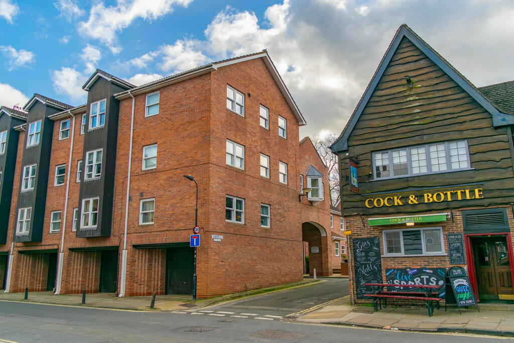 1 bedroom apartment for rent in Queens Staith Mews, York, YO1