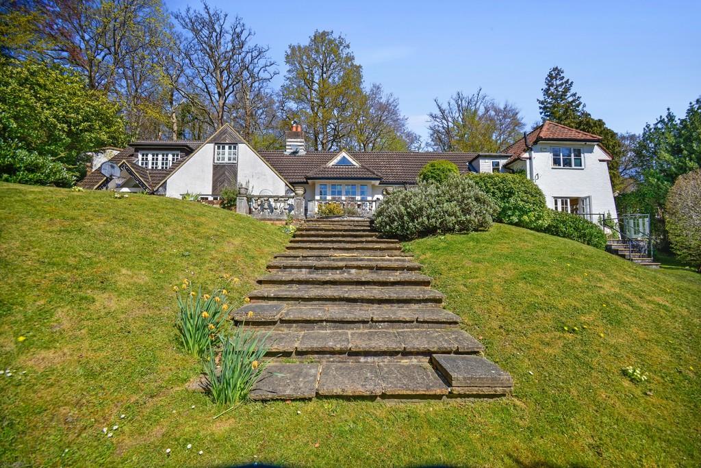 6 bedroom detached house for sale in Hook Heath Road, Woking, GU22