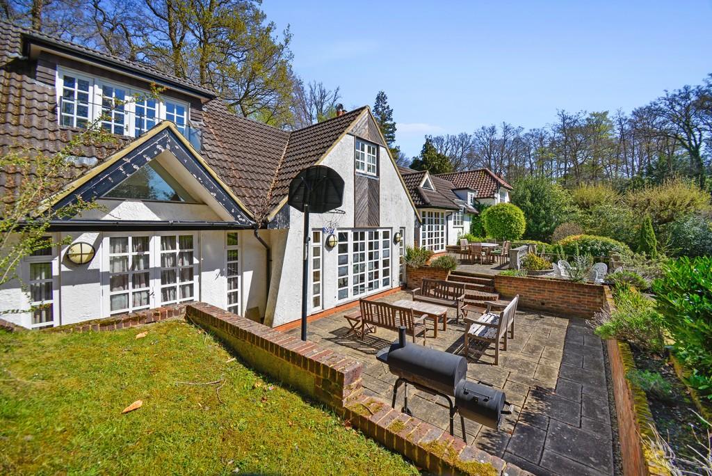 6 bedroom detached house for sale in Hook Heath Road, Woking, GU22