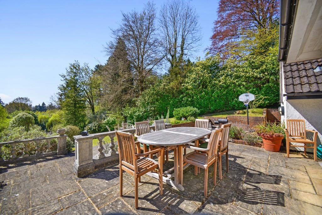 6 bedroom detached house for sale in Hook Heath Road, Woking, GU22