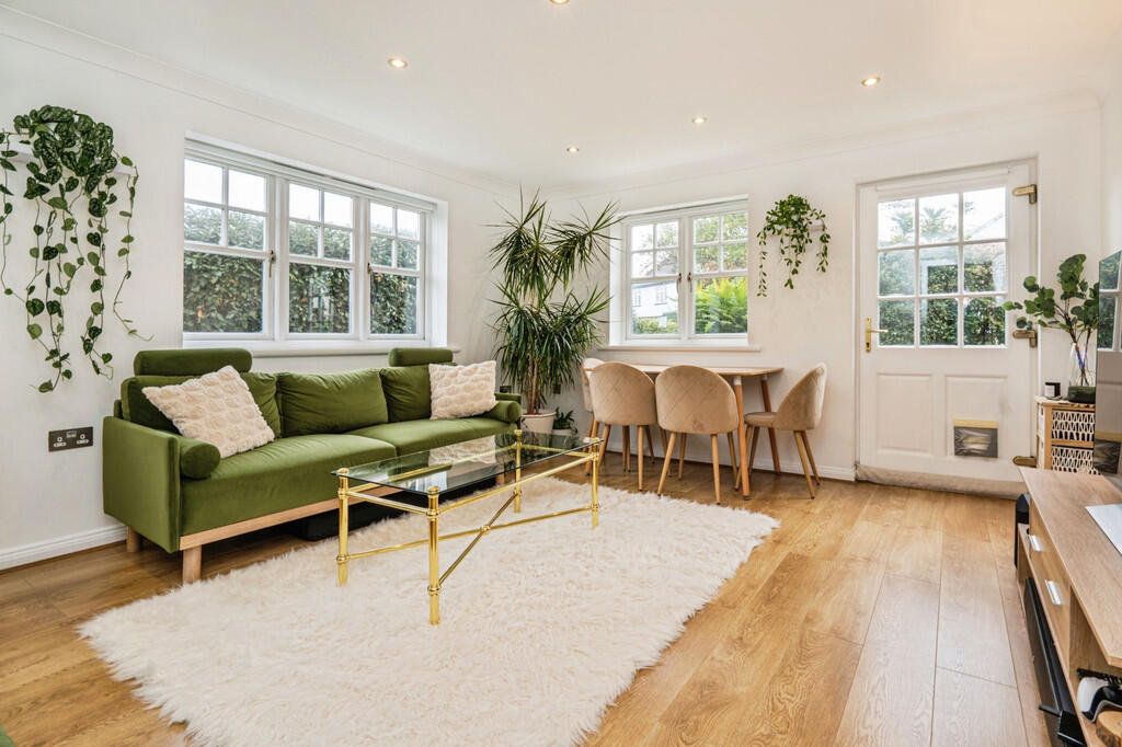 Main image of property: Kingsway, Woking