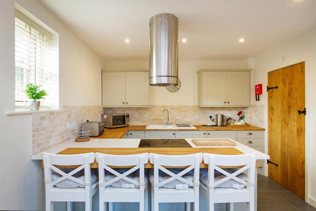 Main image of property: White Dove, Dove House Farm, Blythe Bridge Road, Caverswall, Stoke On Trent, Staffordshire, ST11