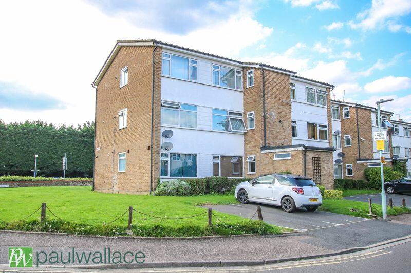 2 bedroom apartment for sale in Hadleigh Court, Broxbourne, EN10