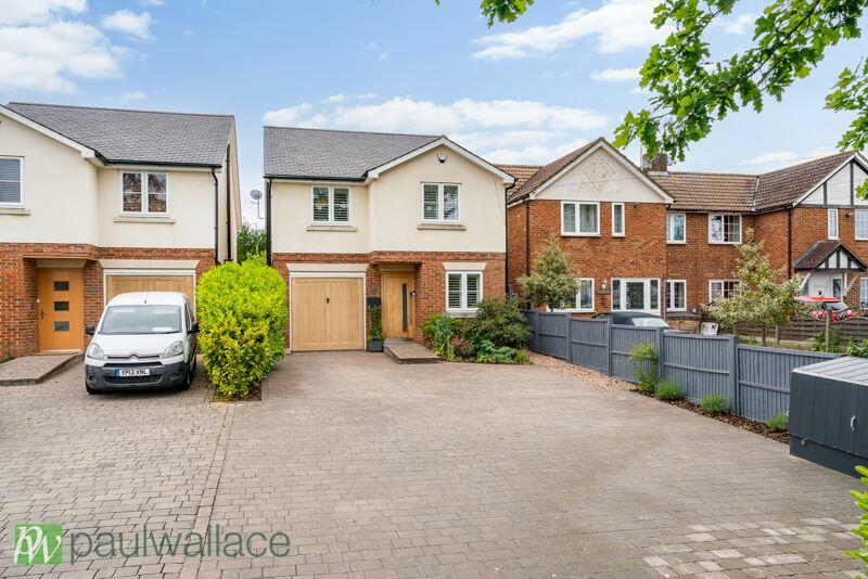 5 bedroom detached house for sale in Middle Street, Nazeing, EN9