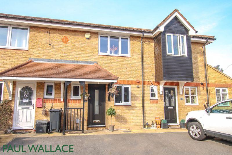 2 bedroom terraced house for sale in Farm Lane, Hoddesdon, EN11