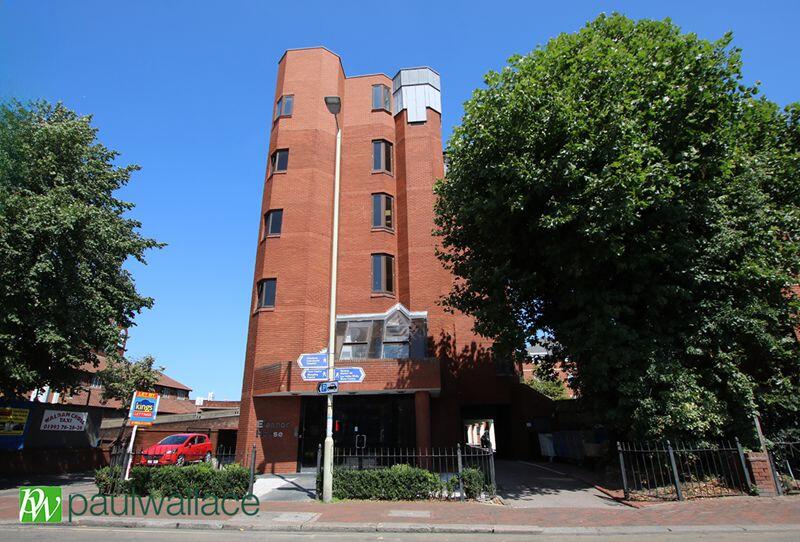 2 bedroom flat for sale in Eleanor Cross Road, Waltham Cross, EN8