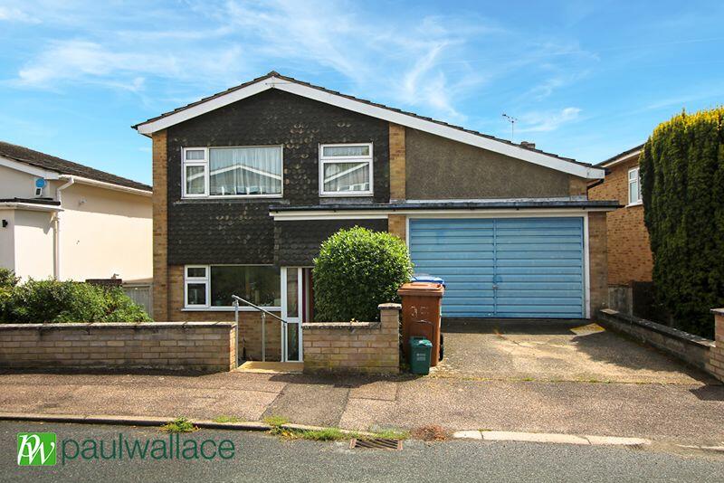 4 bedroom detached house for sale in Burleigh Way, Cuffley, EN6