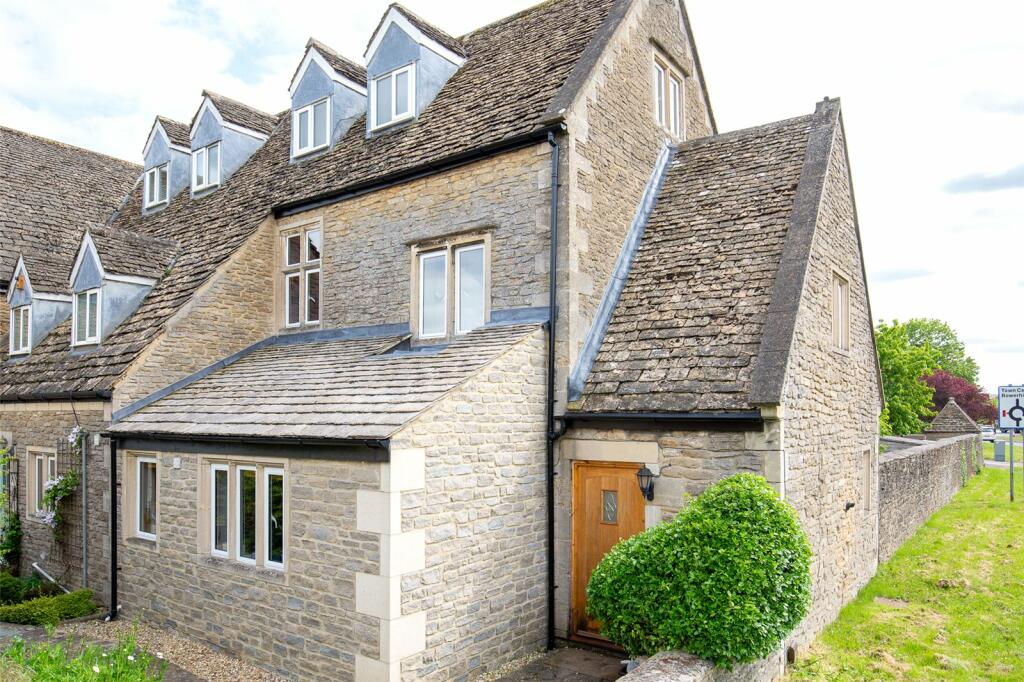 3 bedroom end of terrace house for sale in Halfway Farmhouse, Beanacre