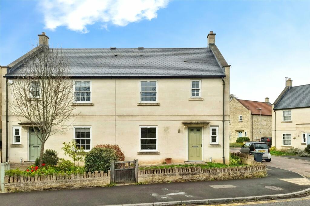 3 bedroom semidetached house for sale in Winsley Road, BradfordOn