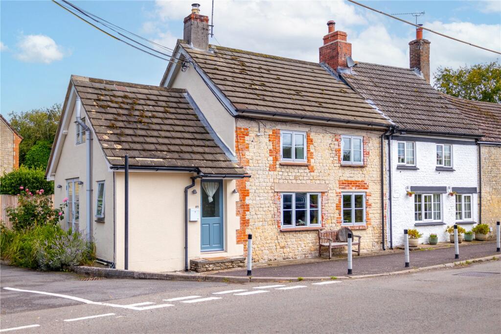 3 bedroom end of terrace house for sale in Sand Street, Longbridge