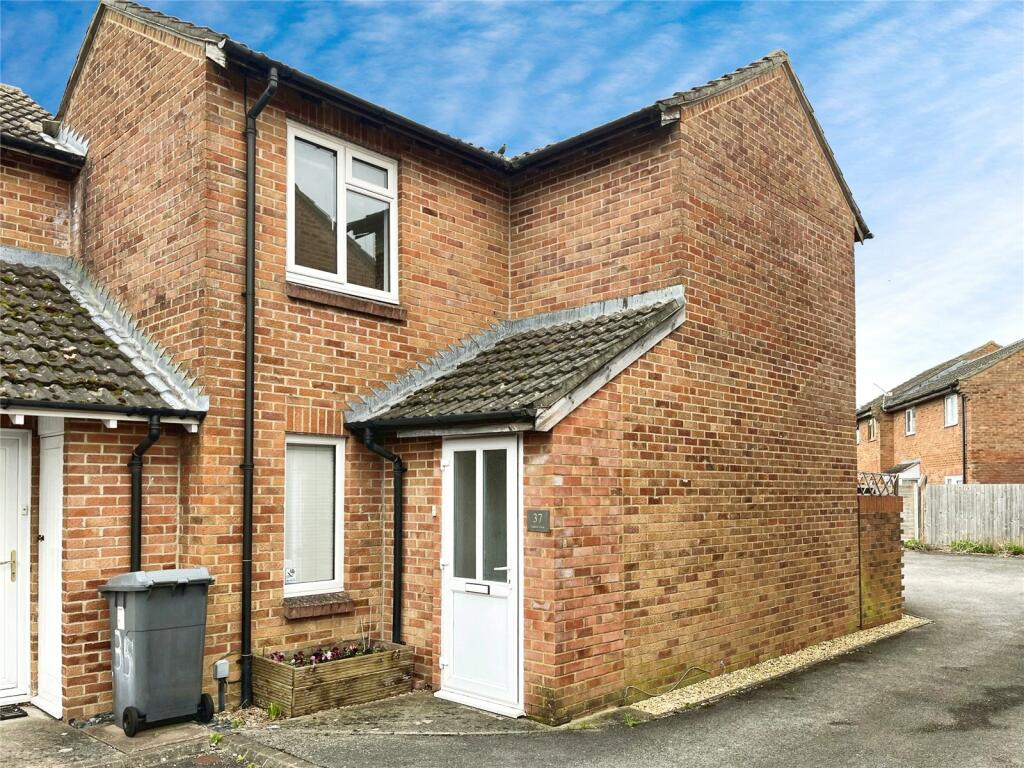 2 bedroom end of terrace house for sale in Ludlow Close, Westbury, BA13