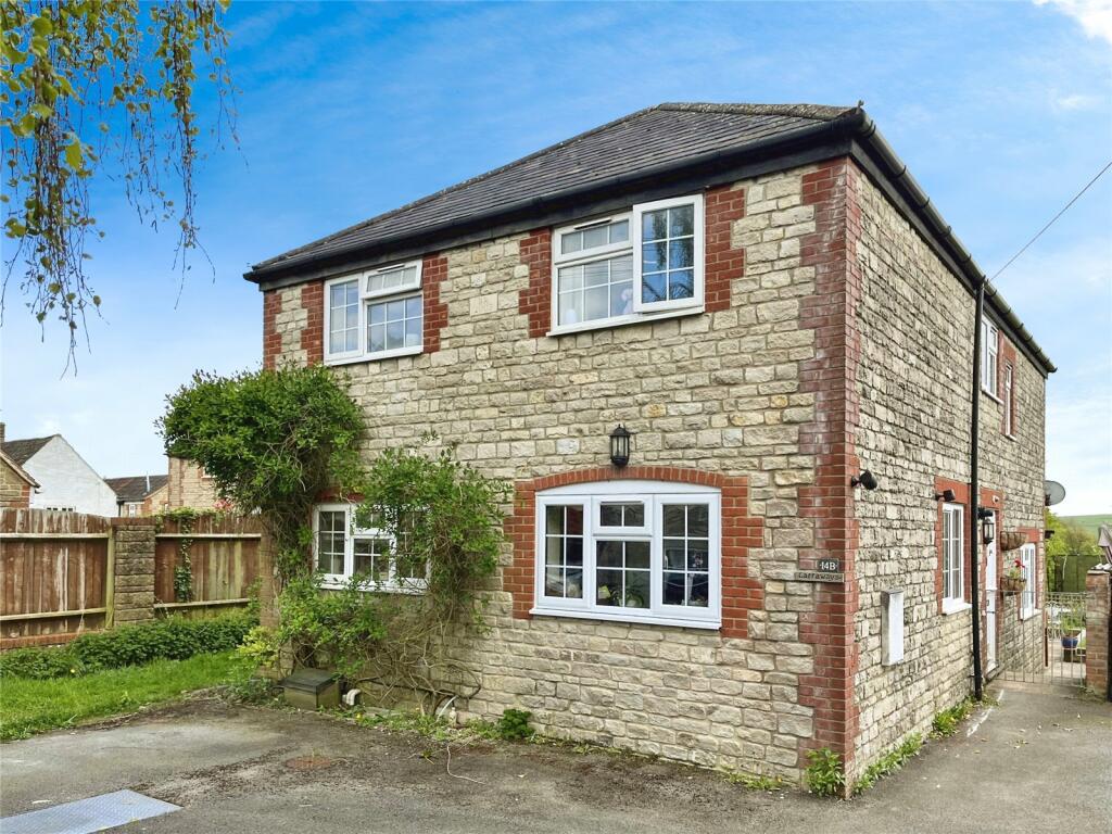 4 bedroom detached house for sale in Deverill Road, Sutton Veny, BA12