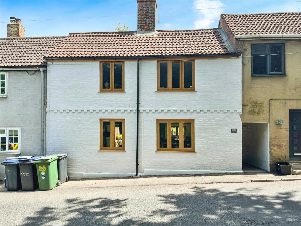 3 bedroom terraced house for sale in Chalford, Westbury, BA13