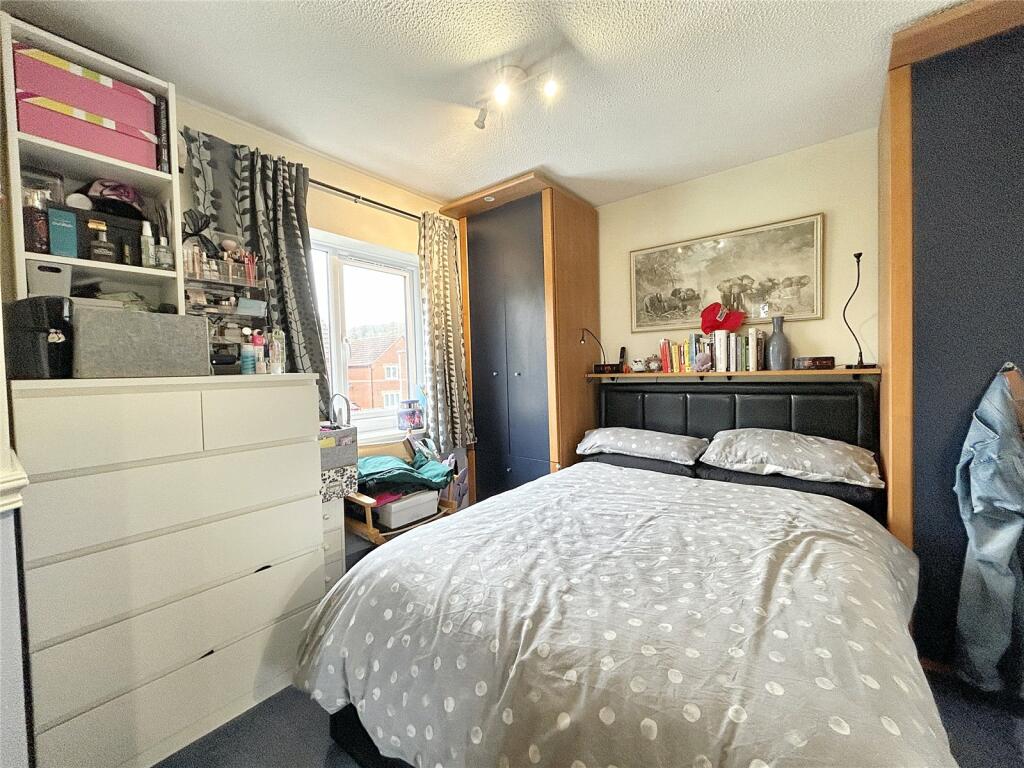 Additional property image - Hillbourne Close, Warminster