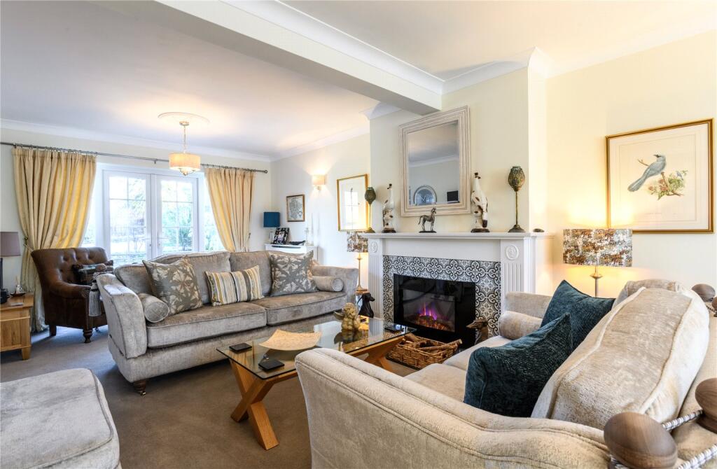 Additional property image - Lanhams Close
