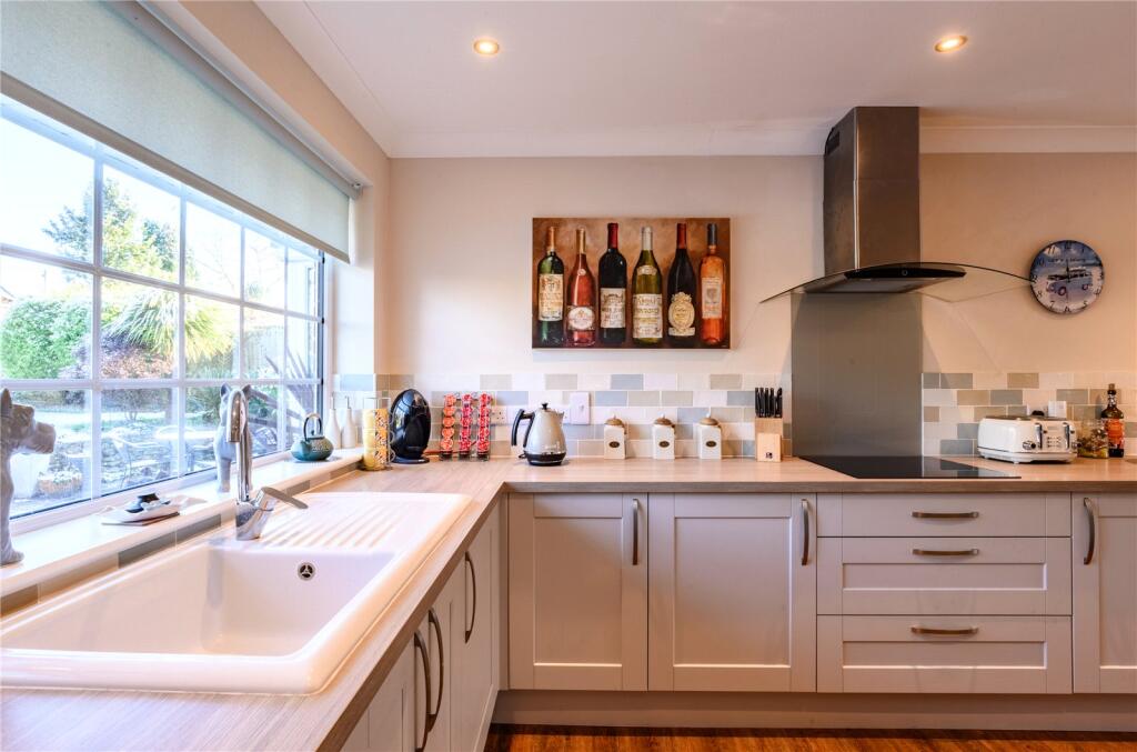 Additional property image - Lanhams Close