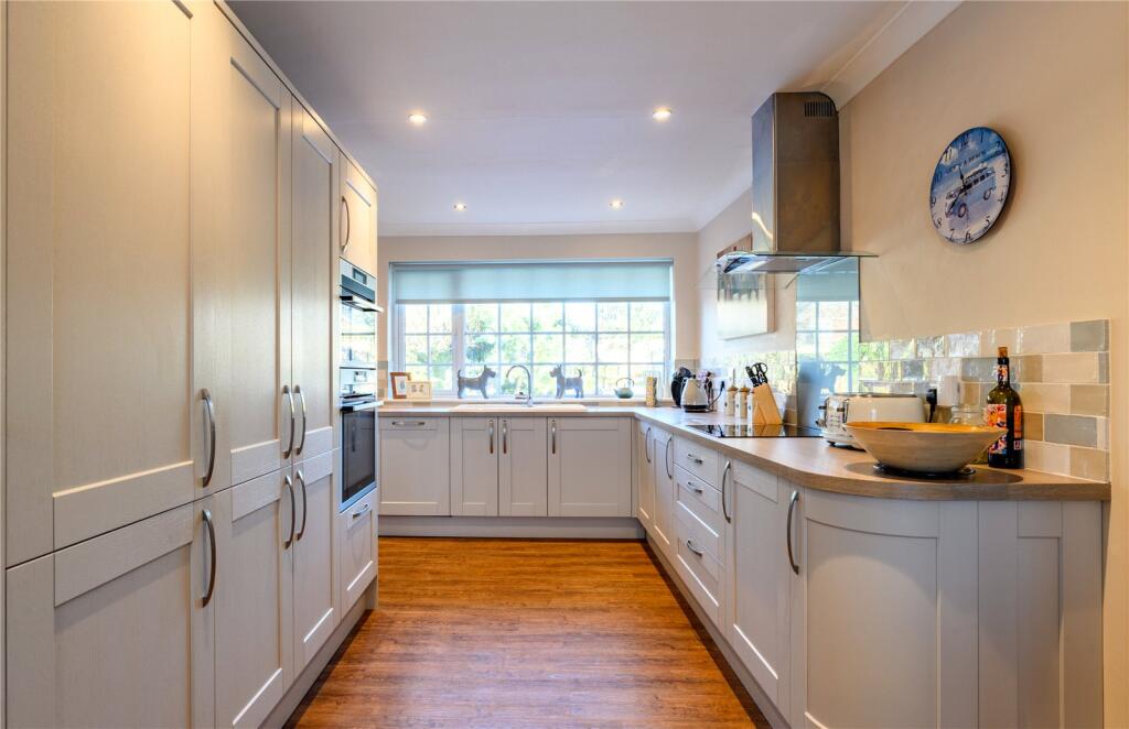 Additional property image - Lanhams Close