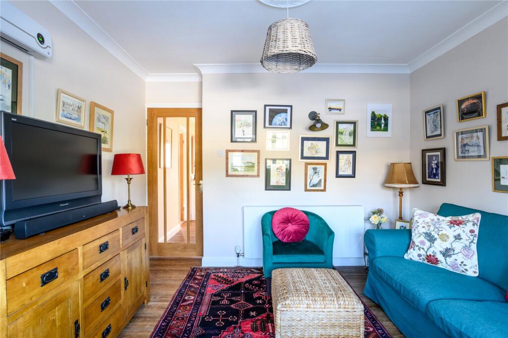 Additional property image - Lanhams Close